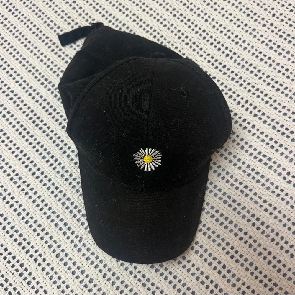 Daisy 🌼 Ball Cap - Picture 9 of 10
